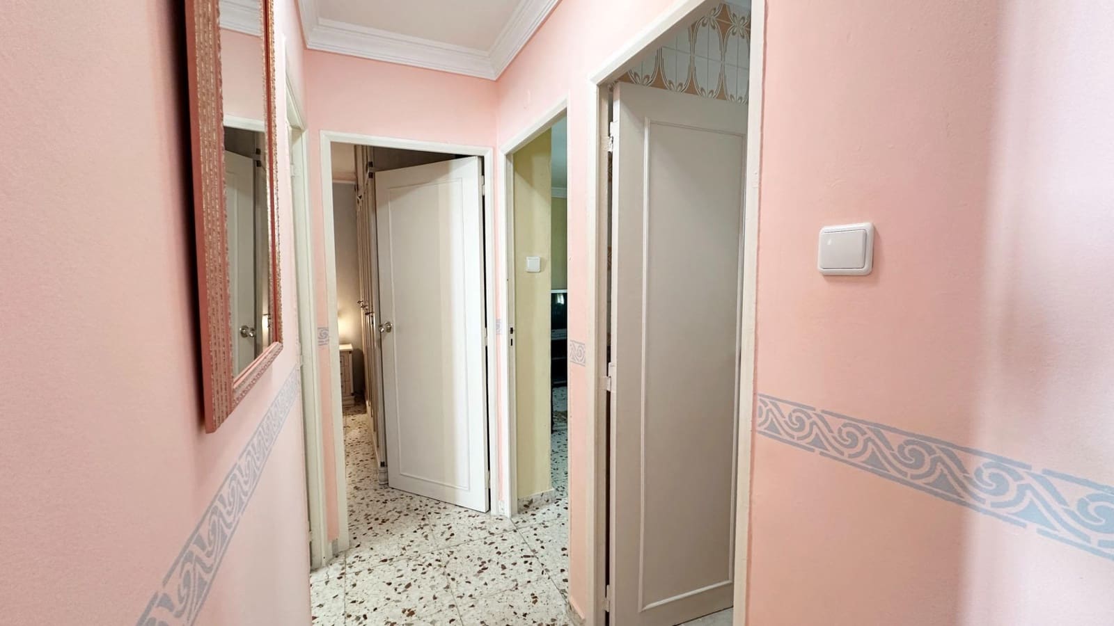 Piso de 3 habitaciones en Estepona en venta - 179.000 € (Ref: 9230485)