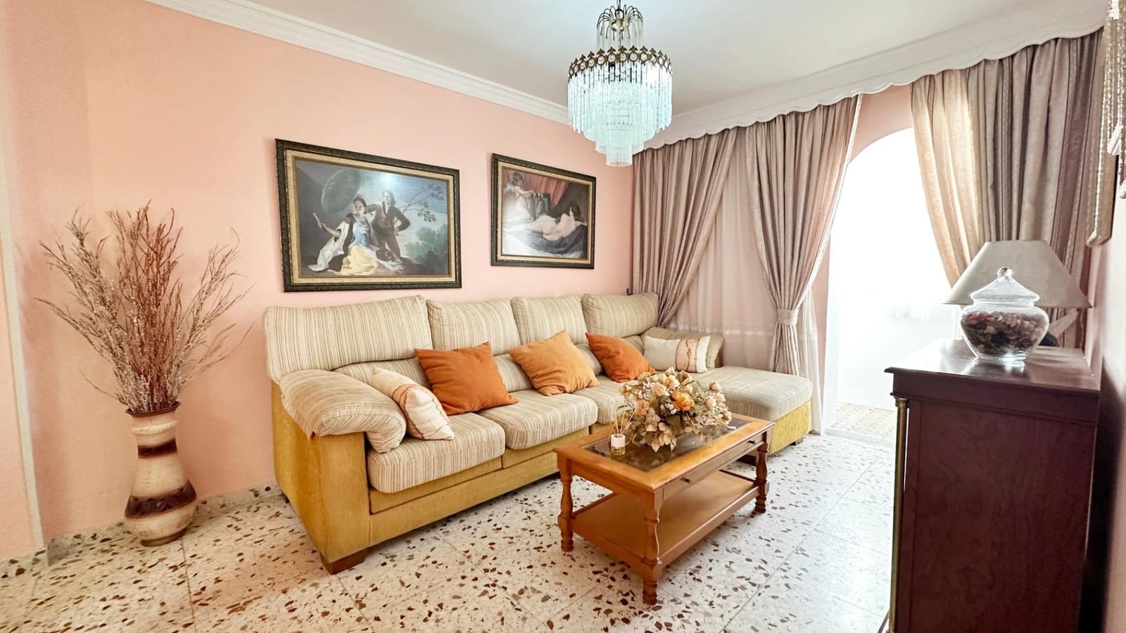 Piso de 3 habitaciones en Estepona en venta - 179.000 € (Ref: 9230485)