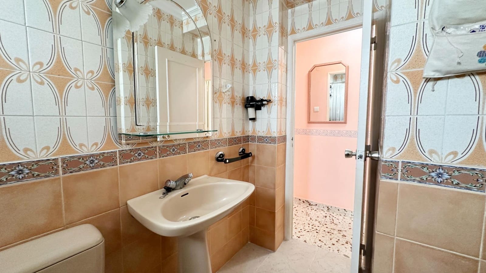 Piso de 3 habitaciones en Estepona en venta - 179.000 € (Ref: 9230485)