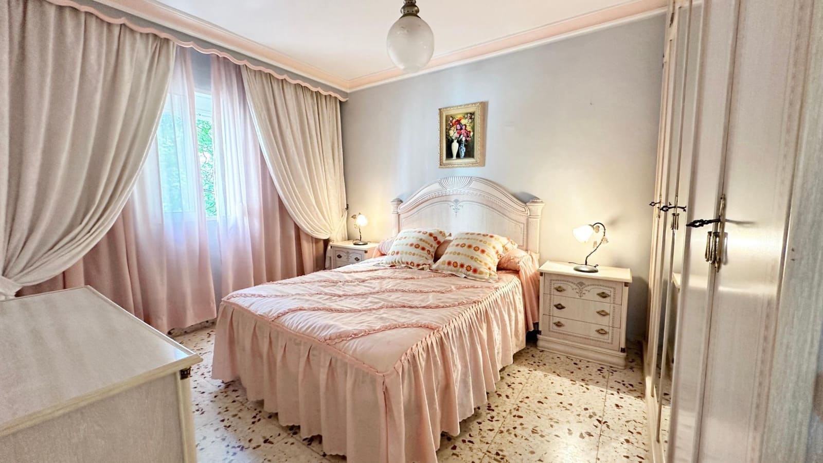 Piso de 3 habitaciones en Estepona en venta - 179.000 € (Ref: 9230485)