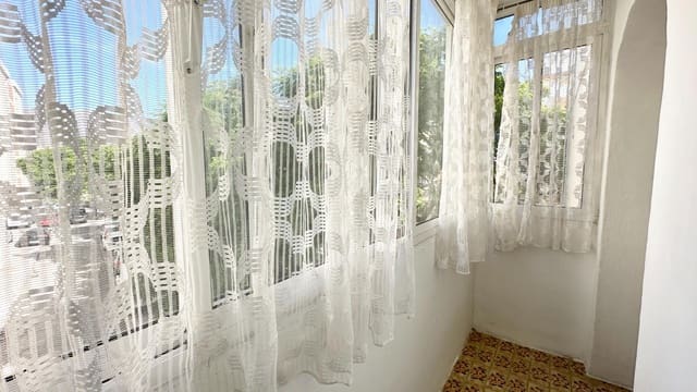 Piso de 3 habitaciones en Estepona en venta - 179.000 € (Ref: 9230485)