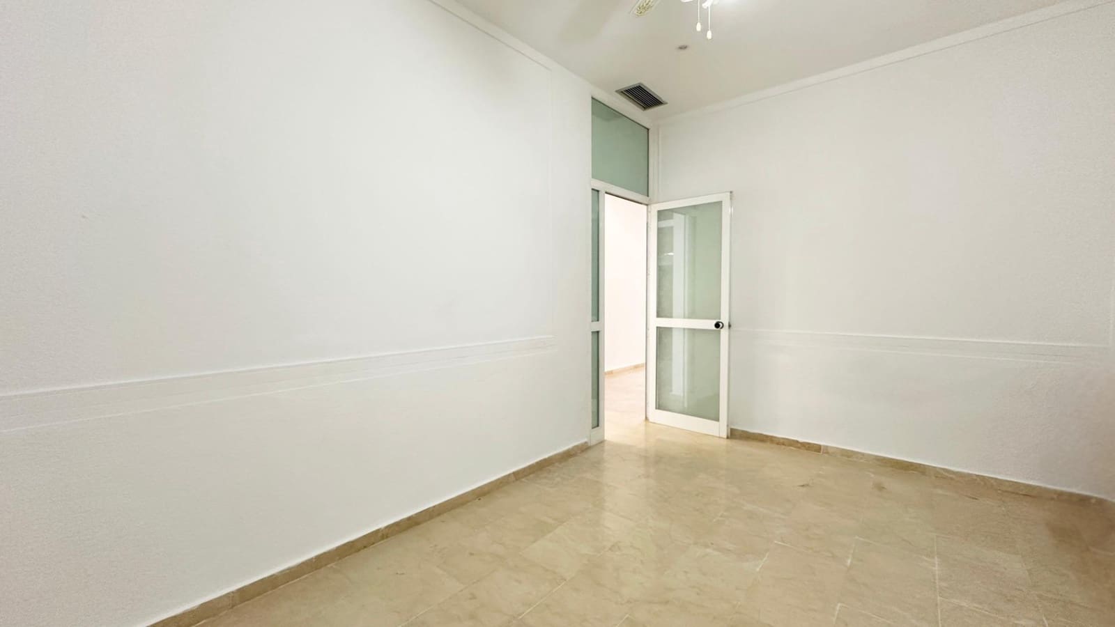 1 slaapkamer Commercieel te koop in New Golden Mile met zwembad - € 149.000 (Ref: 9255358)