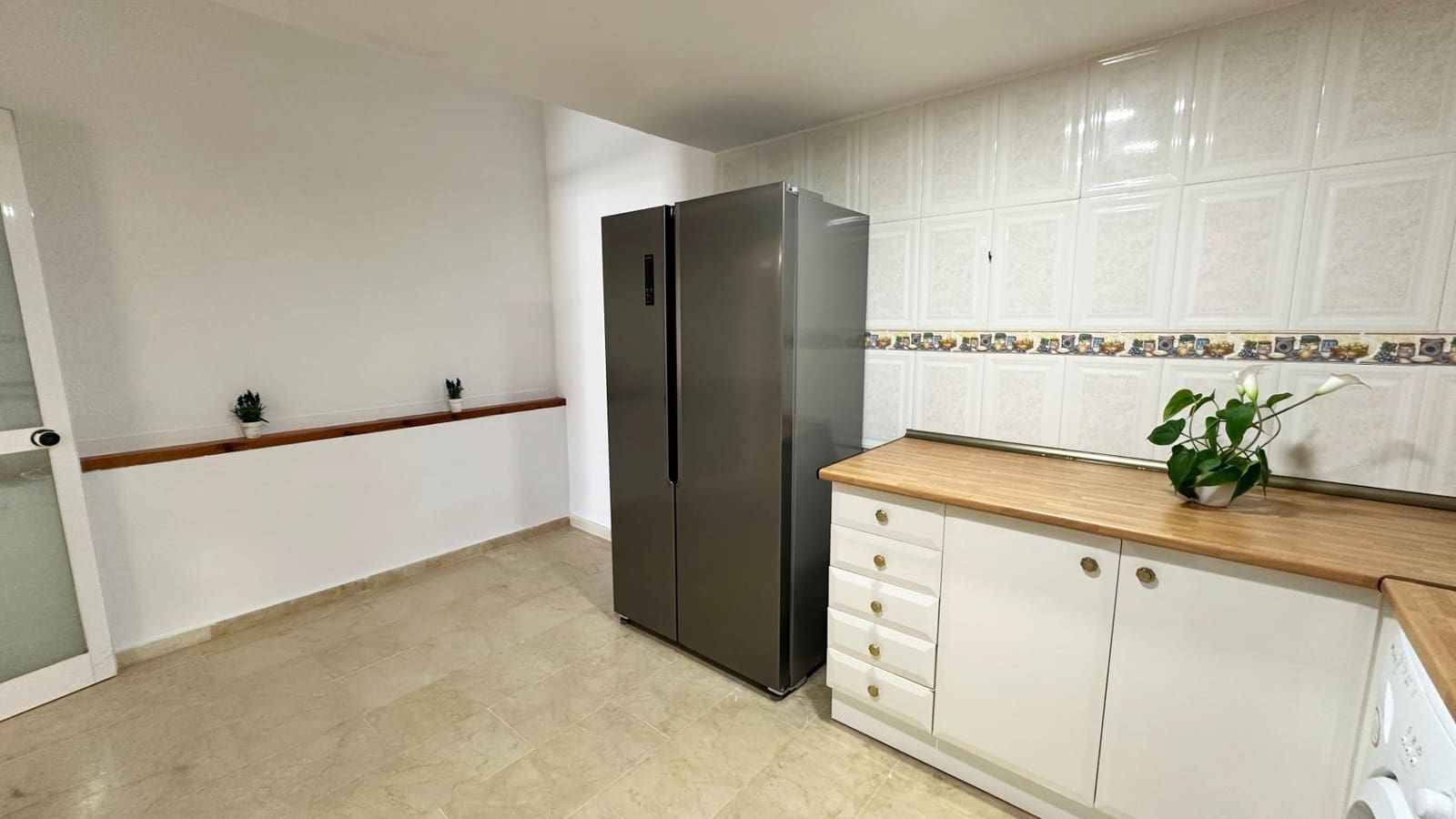 1 slaapkamer Commercieel te koop in New Golden Mile met zwembad - € 149.000 (Ref: 9255358)