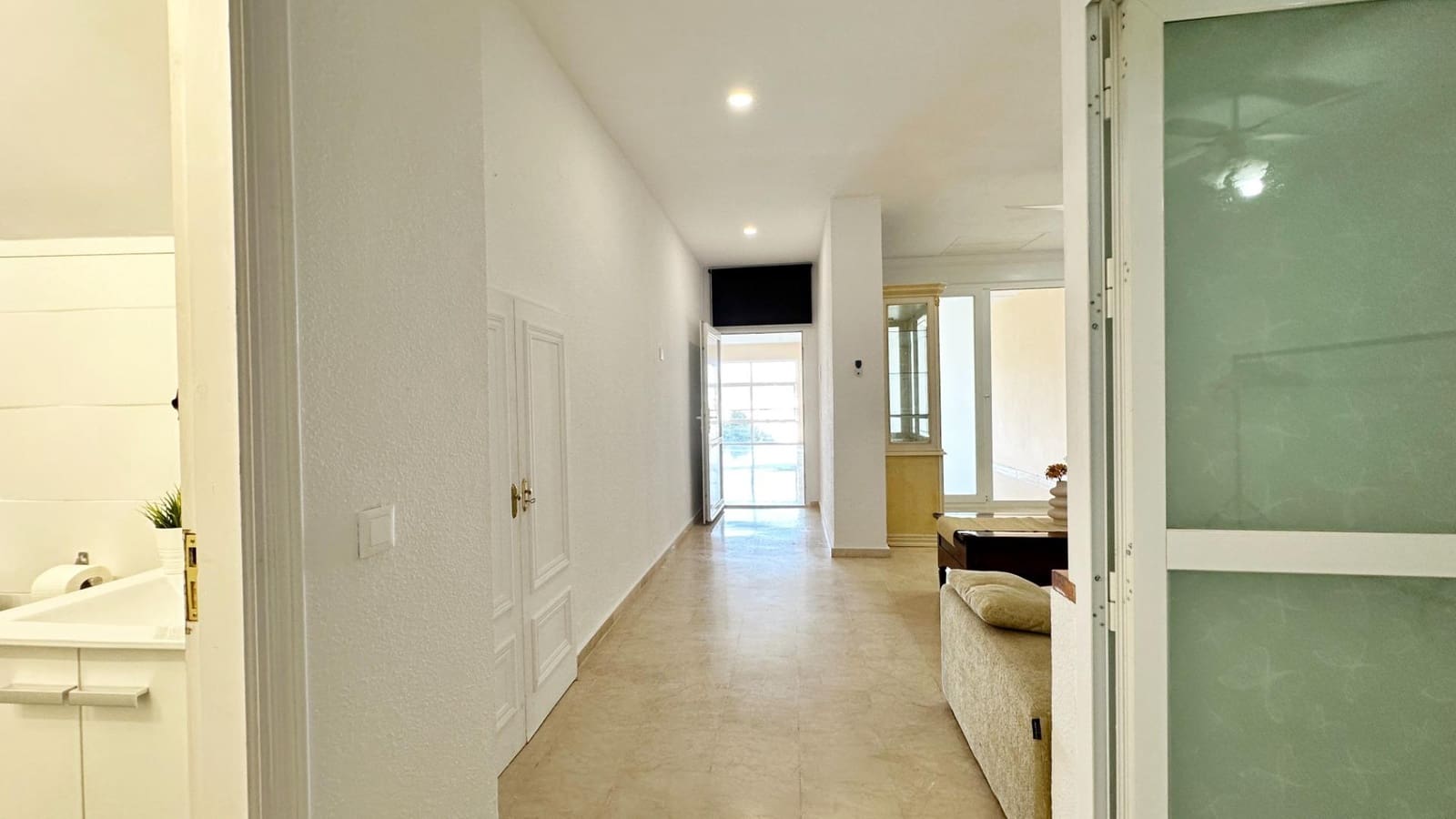 1 slaapkamer Commercieel te koop in New Golden Mile met zwembad - € 149.000 (Ref: 9255358)