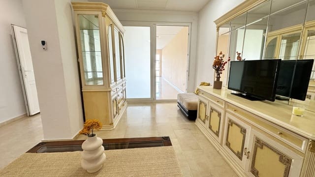 1 soverom Kommersiell til salgs i Las Lomas, Estepona med svømmebasseng - € 149 000 (Ref: 9255358)