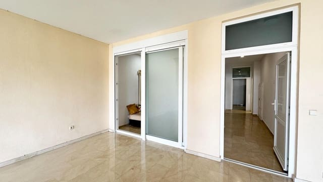 1 soverom Kommersiell til salgs i Las Lomas, Estepona med svømmebasseng - € 149 000 (Ref: 9255358)