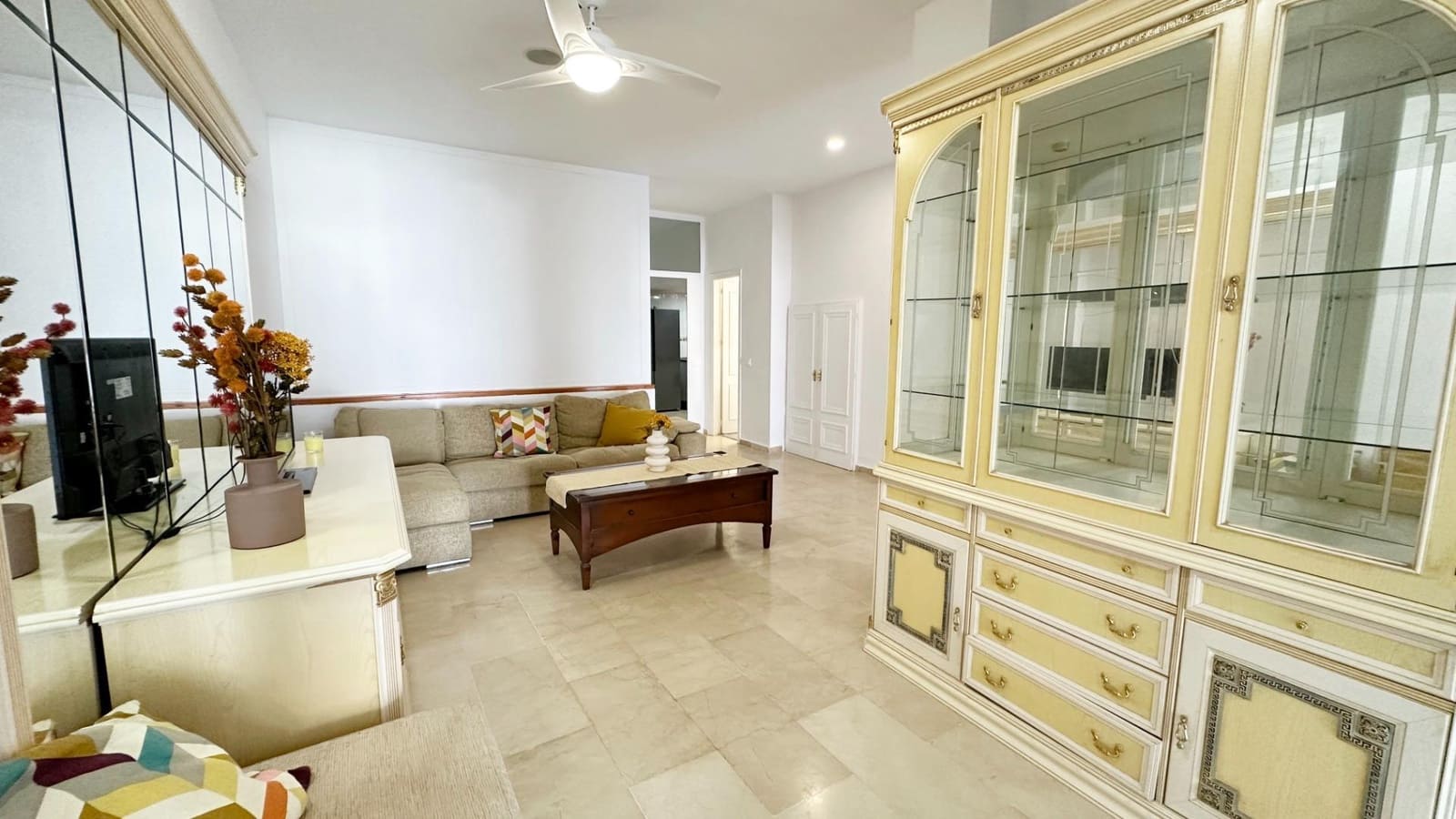 1 slaapkamer Commercieel te koop in New Golden Mile met zwembad - € 149.000 (Ref: 9255358)