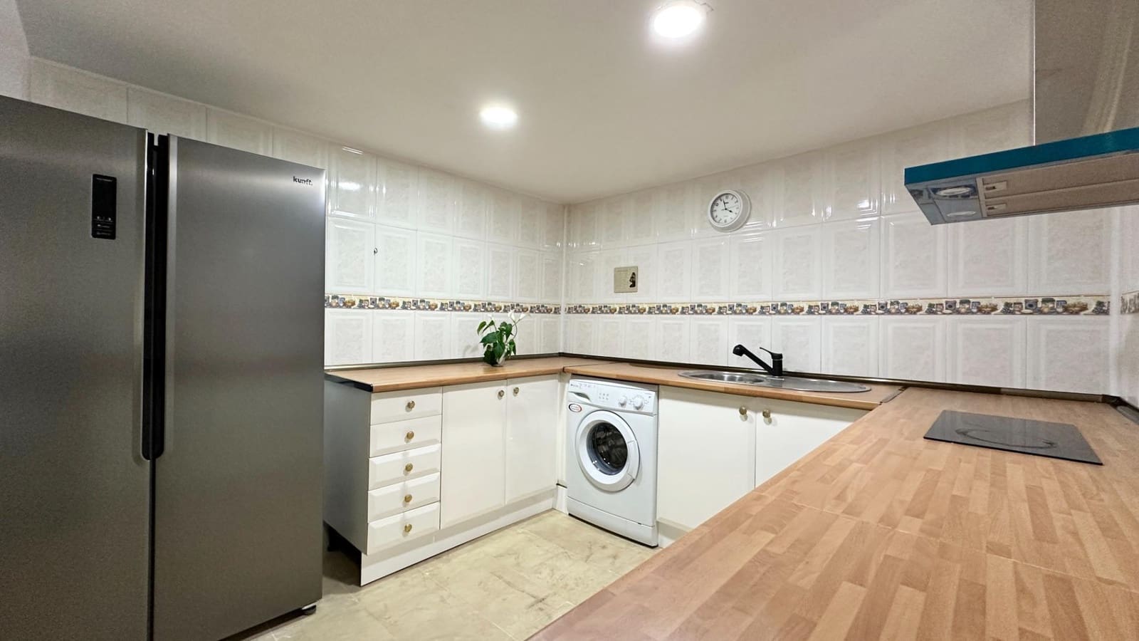 1 slaapkamer Commercieel te koop in New Golden Mile met zwembad - € 149.000 (Ref: 9255358)