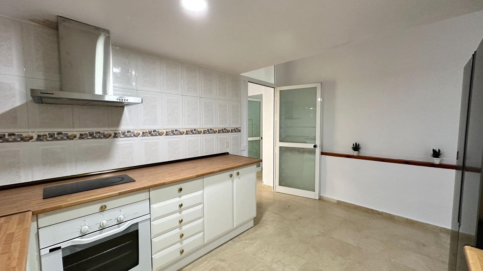 1 slaapkamer Commercieel te koop in New Golden Mile met zwembad - € 149.000 (Ref: 9255358)