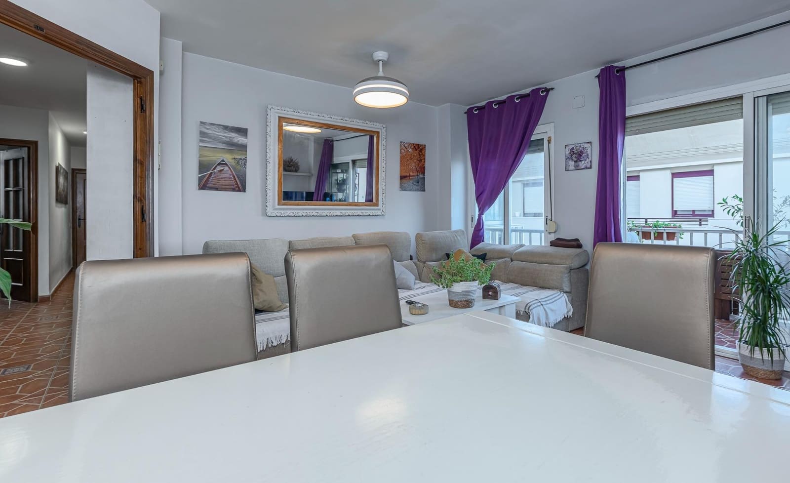 Piso de 3 habitaciones en Estepona en venta - 799.000 € (Ref: 9396094)