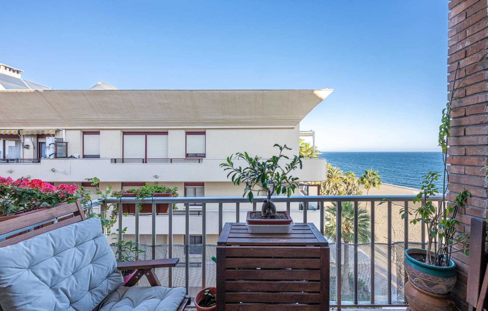 Piso de 3 habitaciones en Estepona en venta - 799.000 € (Ref: 9396094)