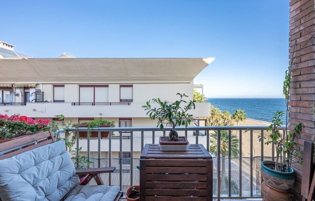 Piso de 3 habitaciones en Estepona en venta - 799.000 € (Ref: 9396094)