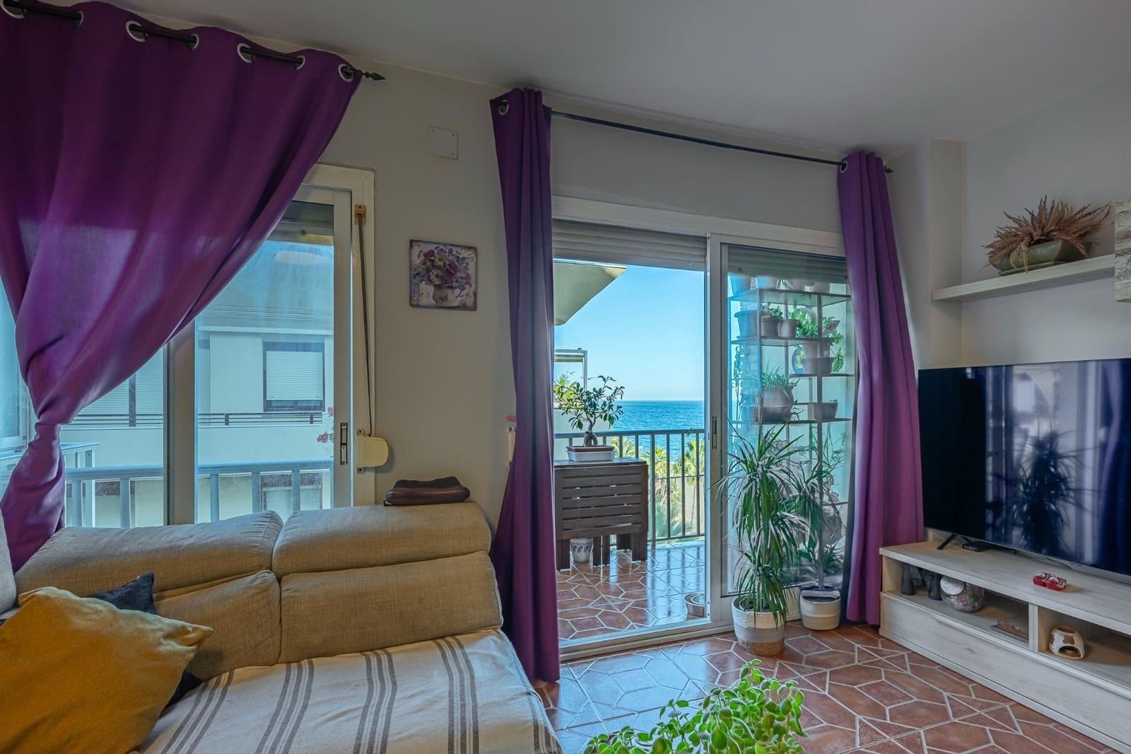 Piso de 3 habitaciones en Estepona en venta - 799.000 € (Ref: 9396094)