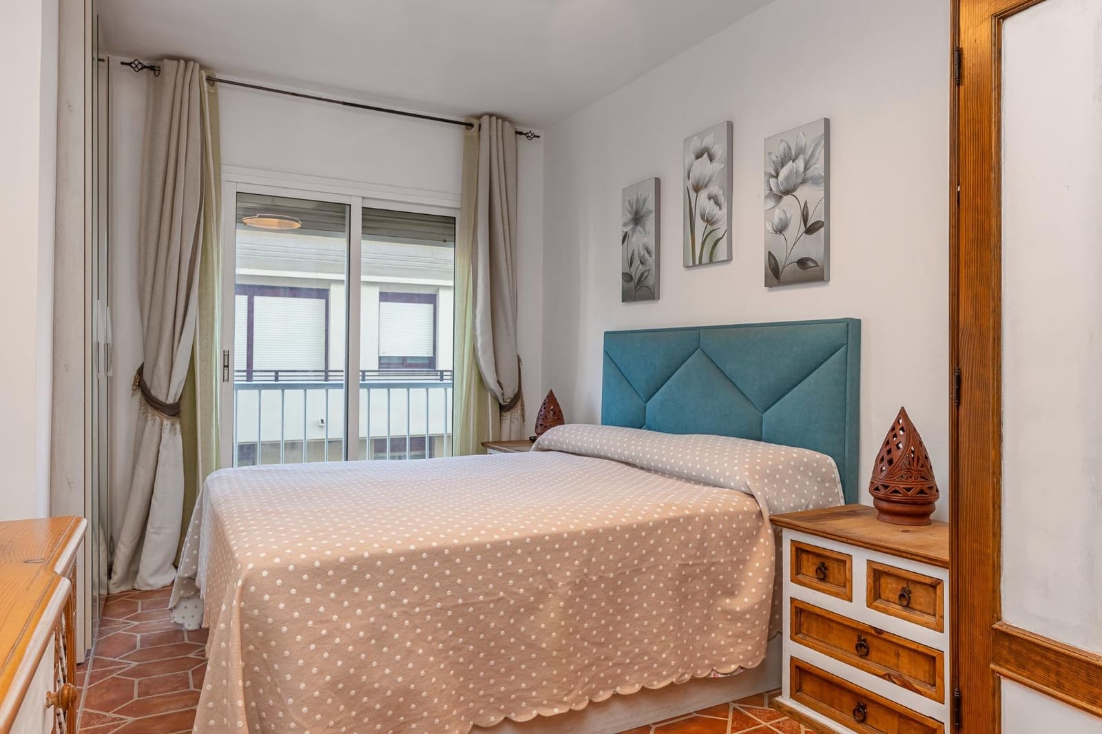 Piso de 3 habitaciones en Estepona en venta - 799.000 € (Ref: 9396094)