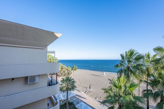 Piso de 3 habitaciones en Estepona en venta - 799.000 € (Ref: 9396094)