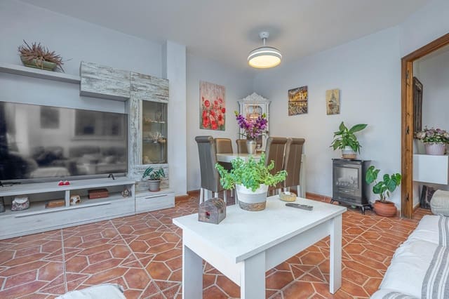 Piso de 3 habitaciones en Estepona en venta - 799.000 € (Ref: 9396094)