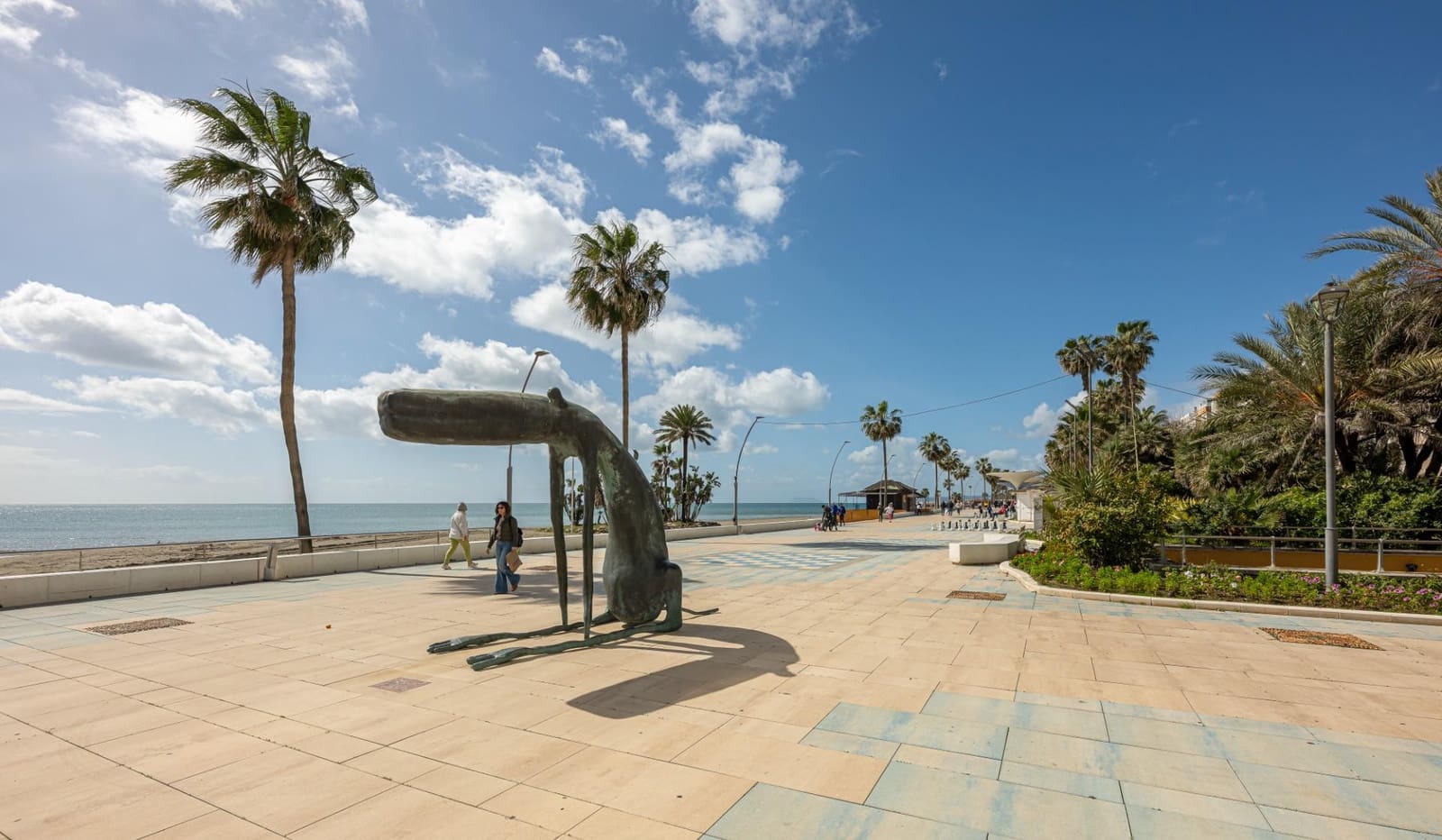 Piso de 3 habitaciones en Estepona en venta - 799.000 € (Ref: 9396094)