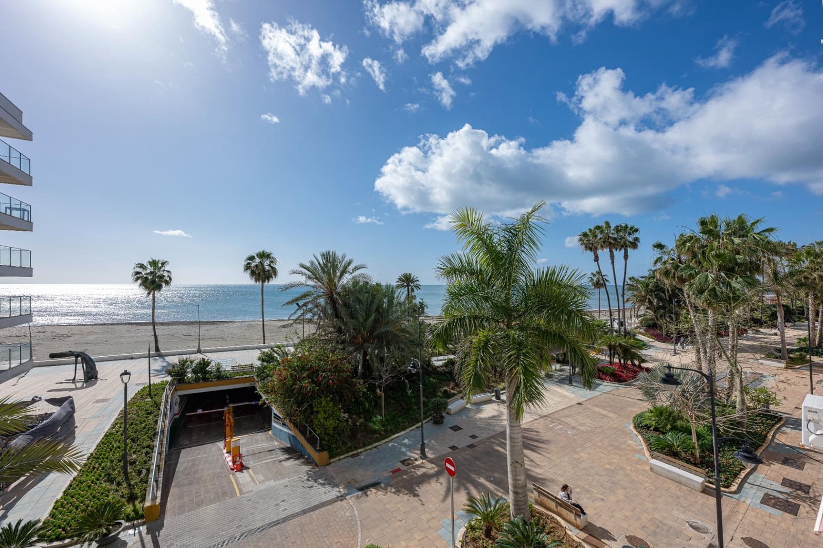 Piso de 3 habitaciones en Estepona en venta - 799.000 € (Ref: 9396094)