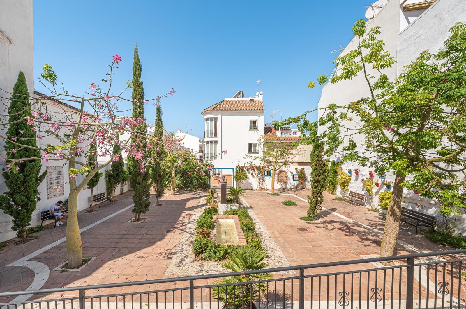 Piso de 3 habitaciones en Estepona en venta - 799.000 € (Ref: 9396094)