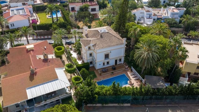 6 makuuhuone Huvila myytävänä paikassa Aguadulce (Almeria), Roquetas de Mar mukana uima-altaan 
autotalli - 1 490 000 € (Ref: 10157211)