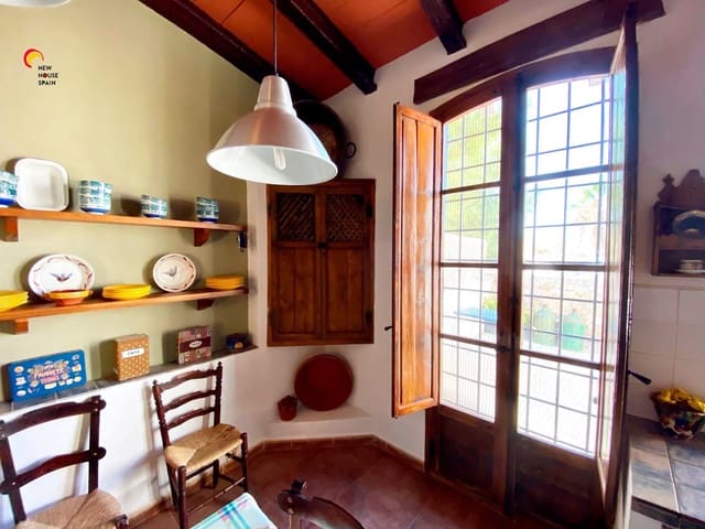 2 soveværelse Finca/Landehus til salg i Turre med swimmingpool garage - € 900.000 (Ref: 5640941)