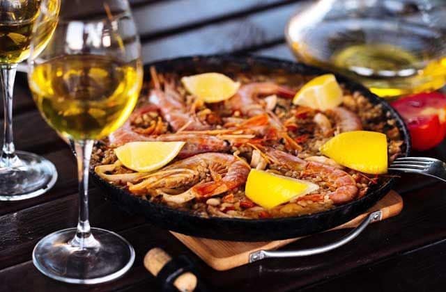 104 sypialnia Hotel na sprzedaż w Mojacar z basenem garażem - 12 500 000 € (Ref: 7570419)