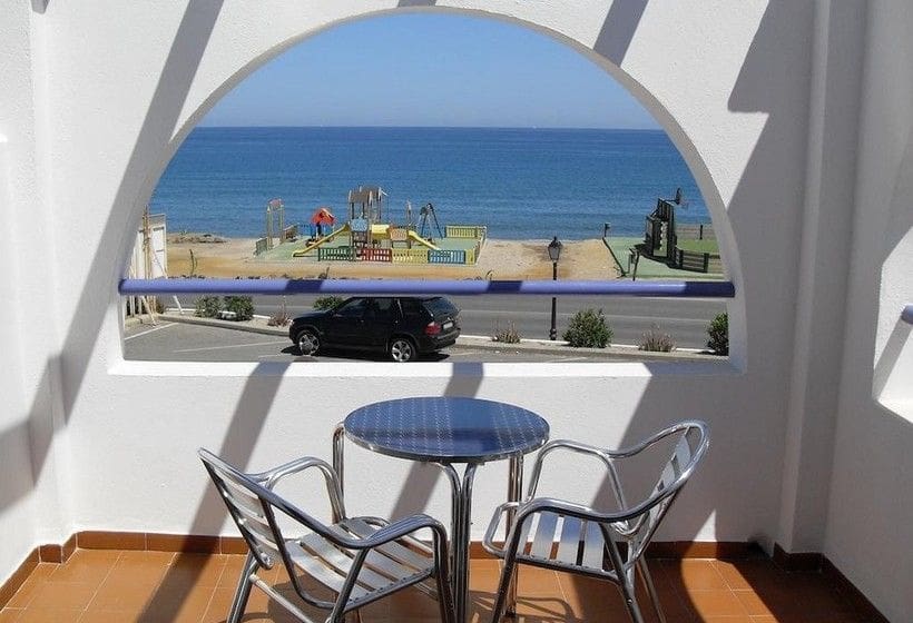 104 sypialnia Hotel na sprzedaż w Mojacar z basenem garażem - 12 500 000 € (Ref: 7570419)