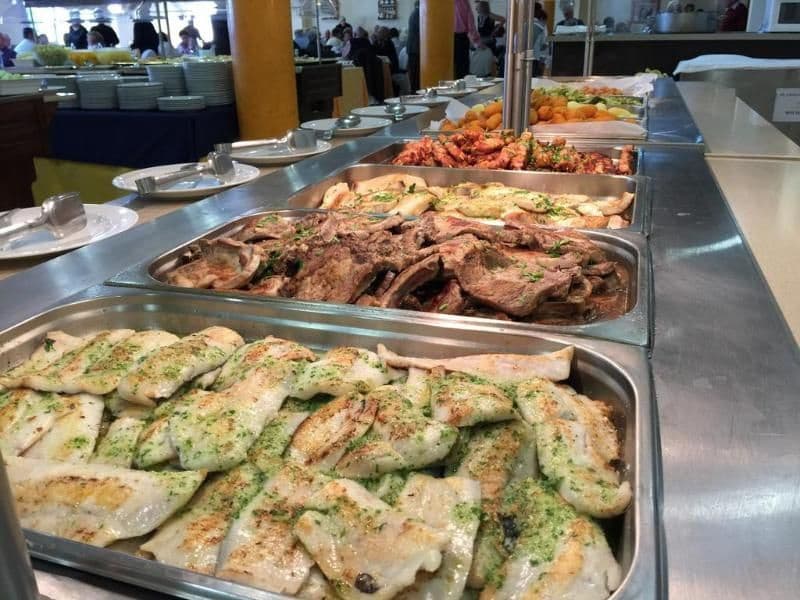 104 sypialnia Hotel na sprzedaż w Mojacar z basenem garażem - 12 500 000 € (Ref: 7570419)