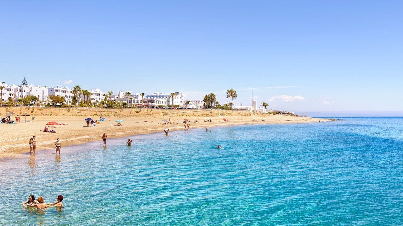 104 sypialnia Hotel na sprzedaż w Mojacar z basenem garażem - 12 500 000 € (Ref: 7570419)