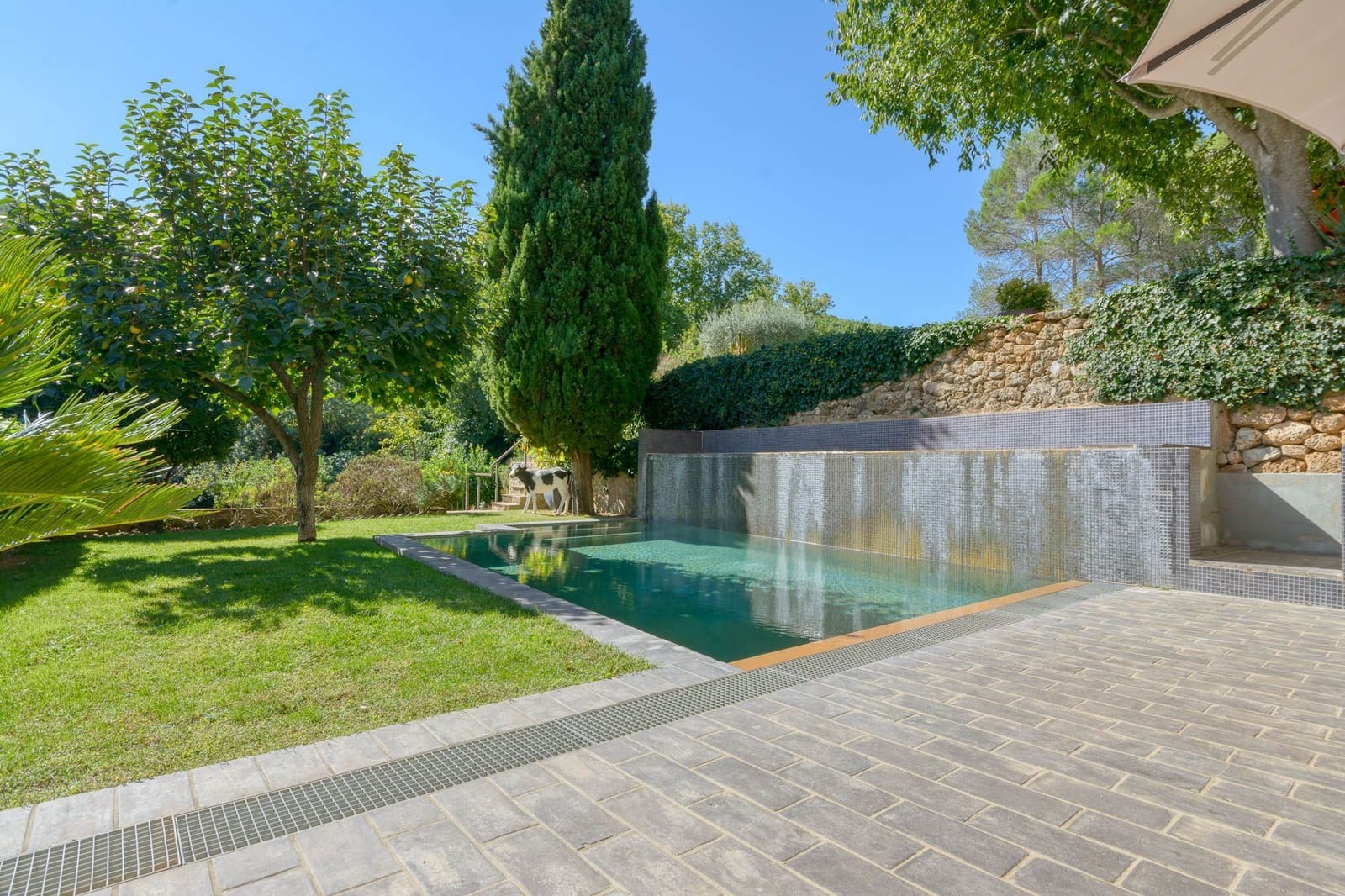 6 soverom Villa til salgs i Boadella i les Escaules med svømmebasseng garasje - € 1 800 000 (Ref: 8691693)