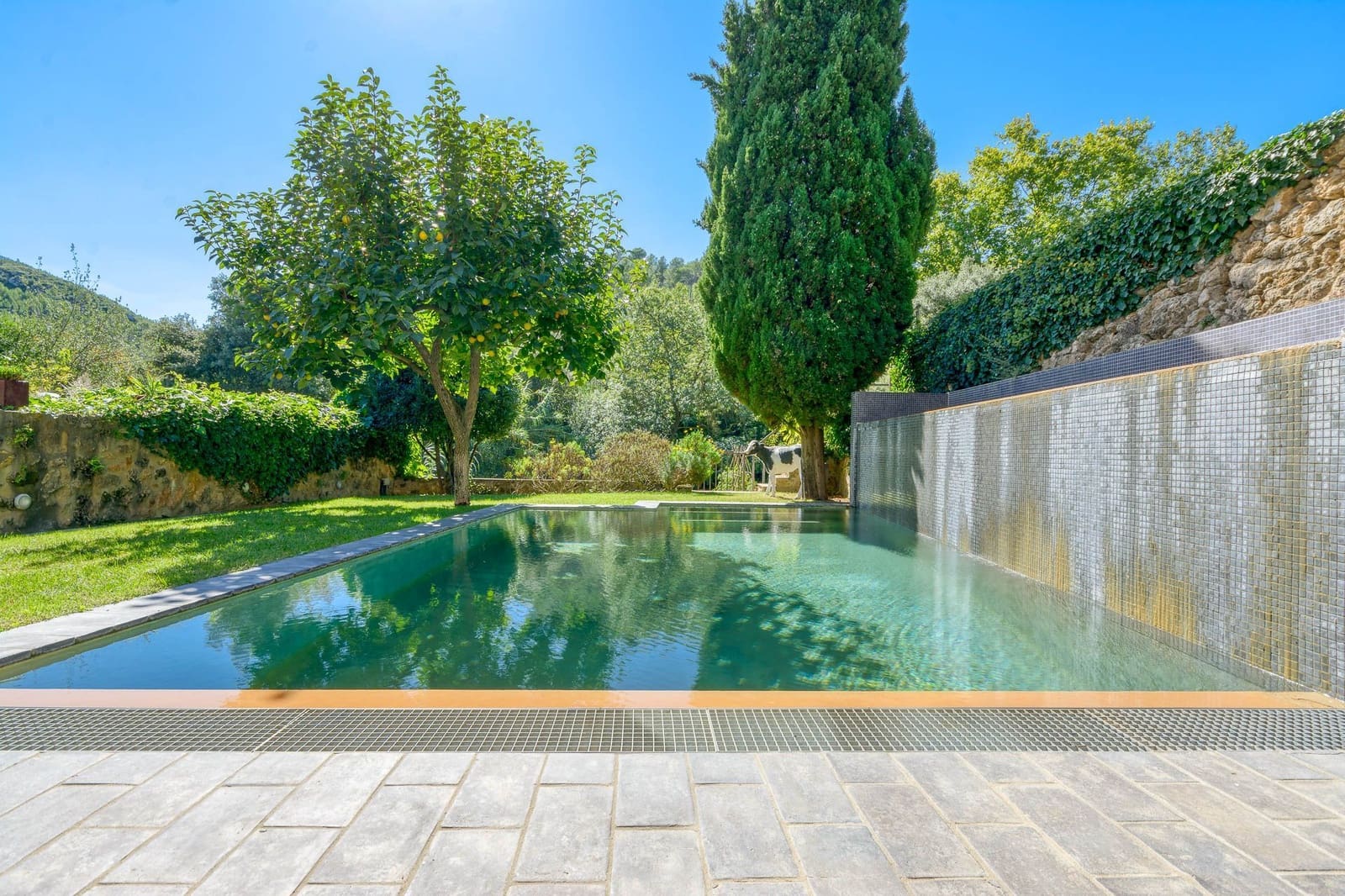 6 soverom Villa til salgs i Boadella i les Escaules med svømmebasseng garasje - € 1 800 000 (Ref: 8691693)