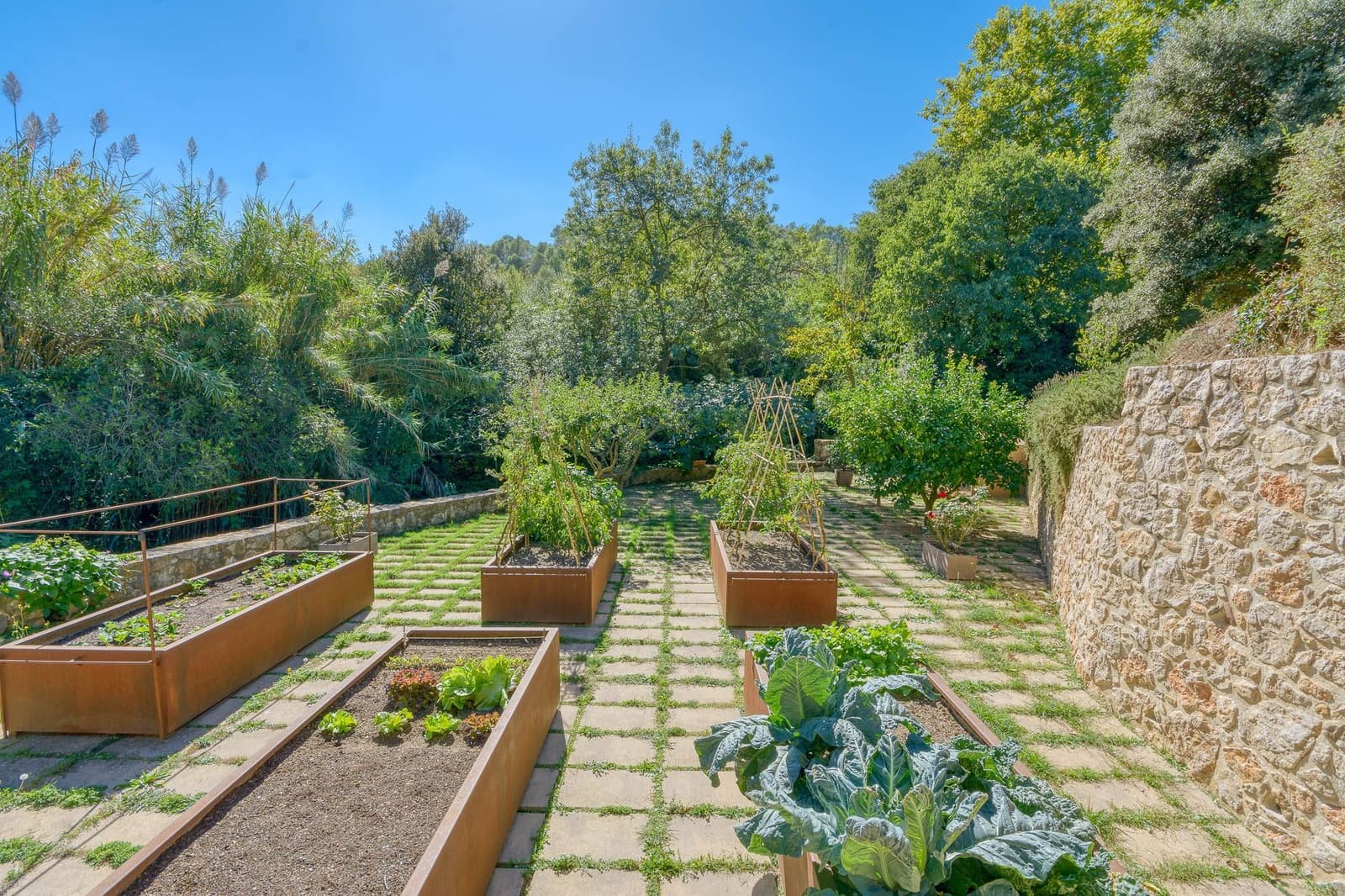 6 soverom Villa til salgs i Boadella i les Escaules med svømmebasseng garasje - € 1 800 000 (Ref: 8691693)