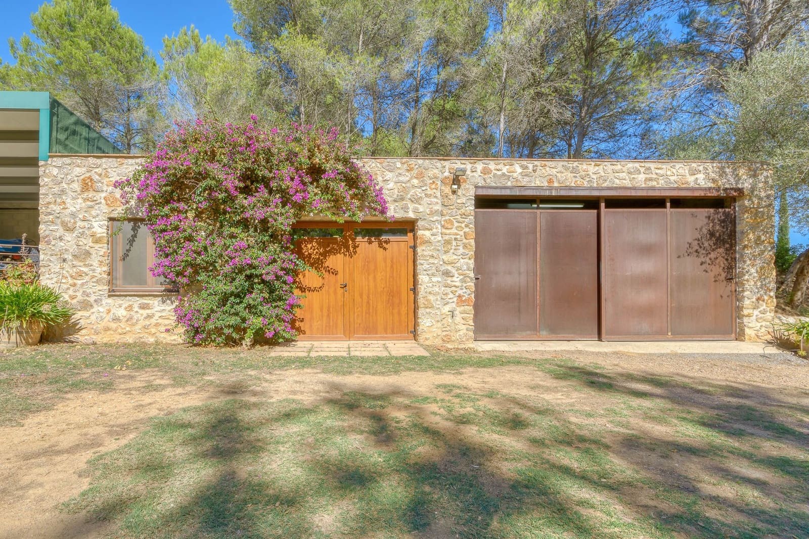 6 soverom Villa til salgs i Boadella i les Escaules med svømmebasseng garasje - € 1 800 000 (Ref: 8691693)