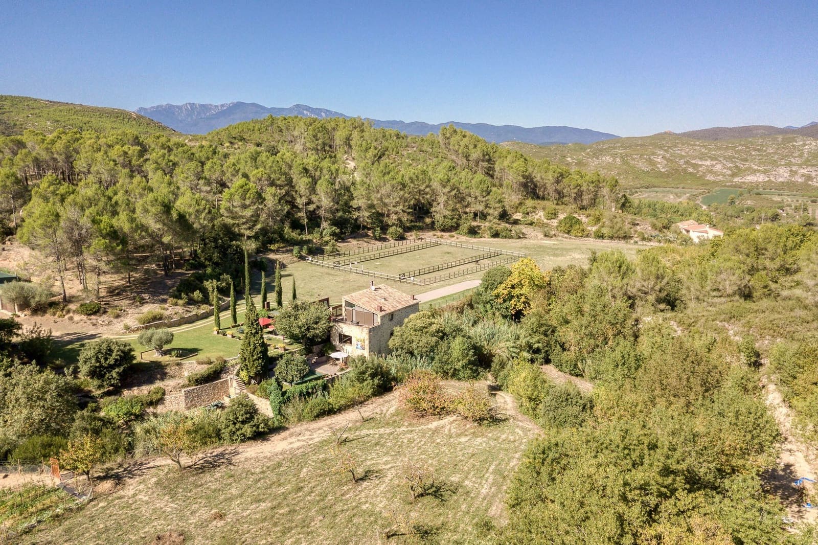 6 soverom Villa til salgs i Boadella i les Escaules med svømmebasseng garasje - € 1 800 000 (Ref: 8691693)