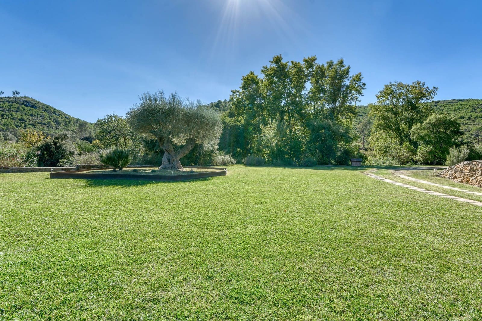 6 soverom Villa til salgs i Boadella i les Escaules med svømmebasseng garasje - € 1 800 000 (Ref: 8691693)