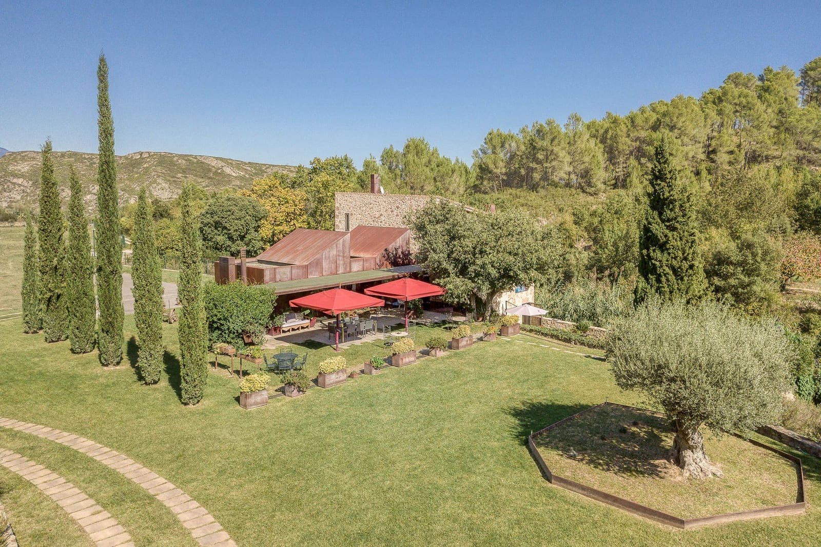 6 soverom Villa til salgs i Boadella i les Escaules med svømmebasseng garasje - € 1 800 000 (Ref: 8691693)