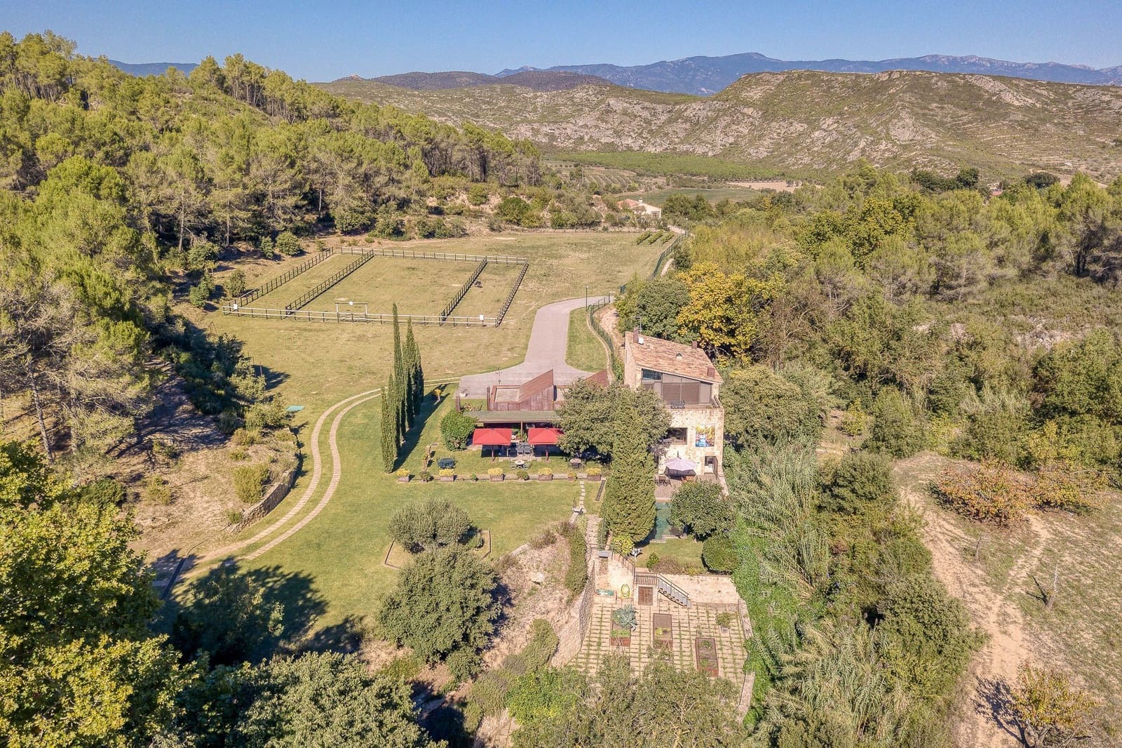 6 soverom Villa til salgs i Boadella i les Escaules med svømmebasseng garasje - € 1 800 000 (Ref: 8691693)