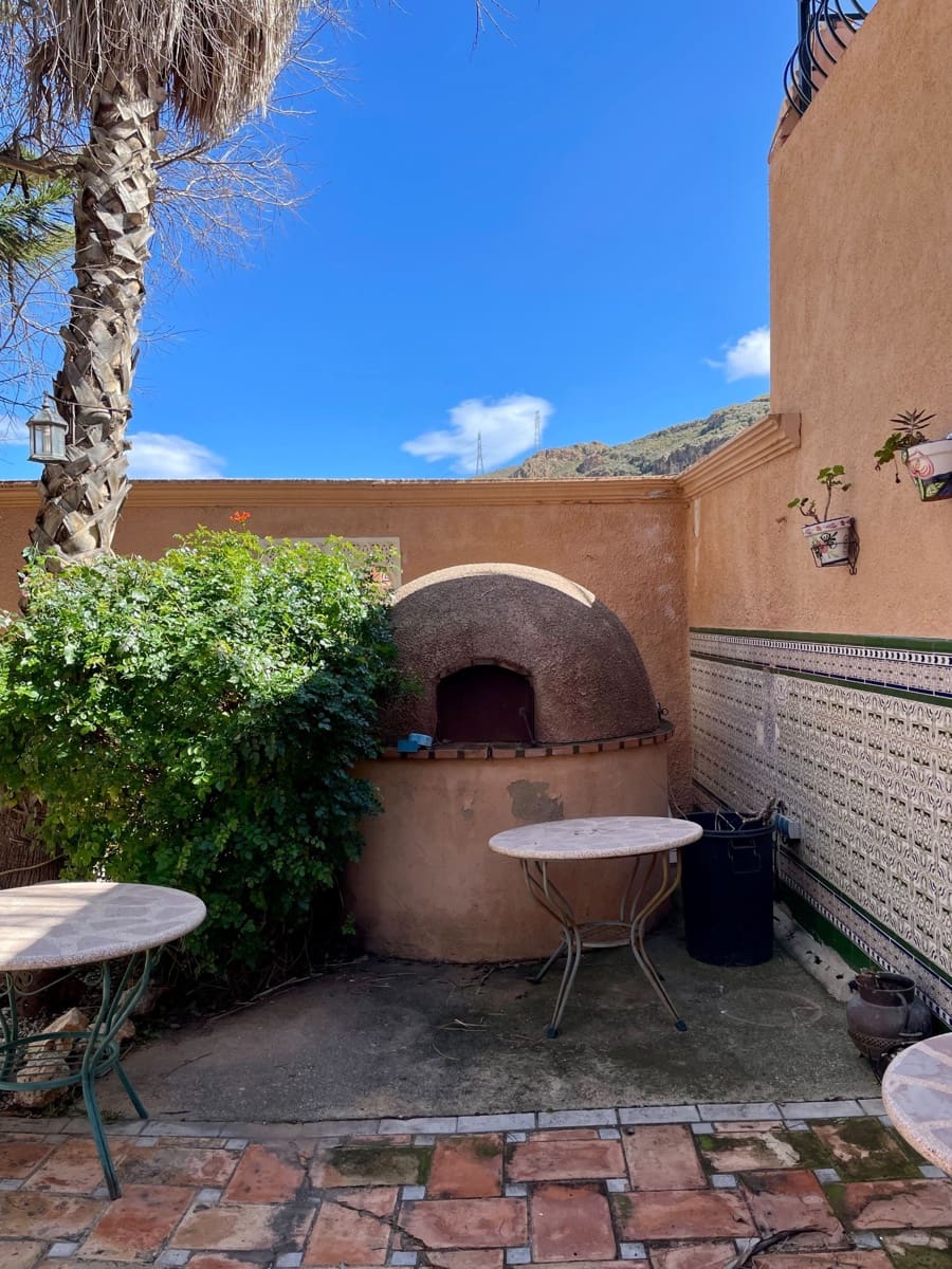 Erhverv til salg i Turre med garage - € 550.000 (Ref: 8866887)