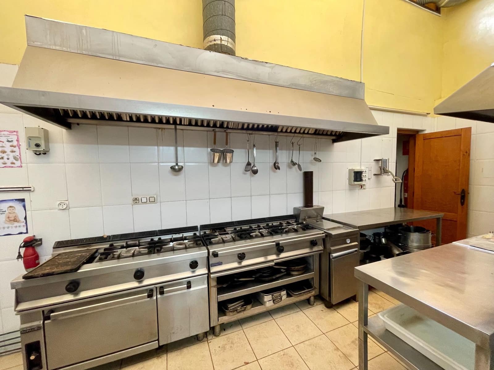 Erhverv til salg i Turre med garage - € 550.000 (Ref: 8866887)