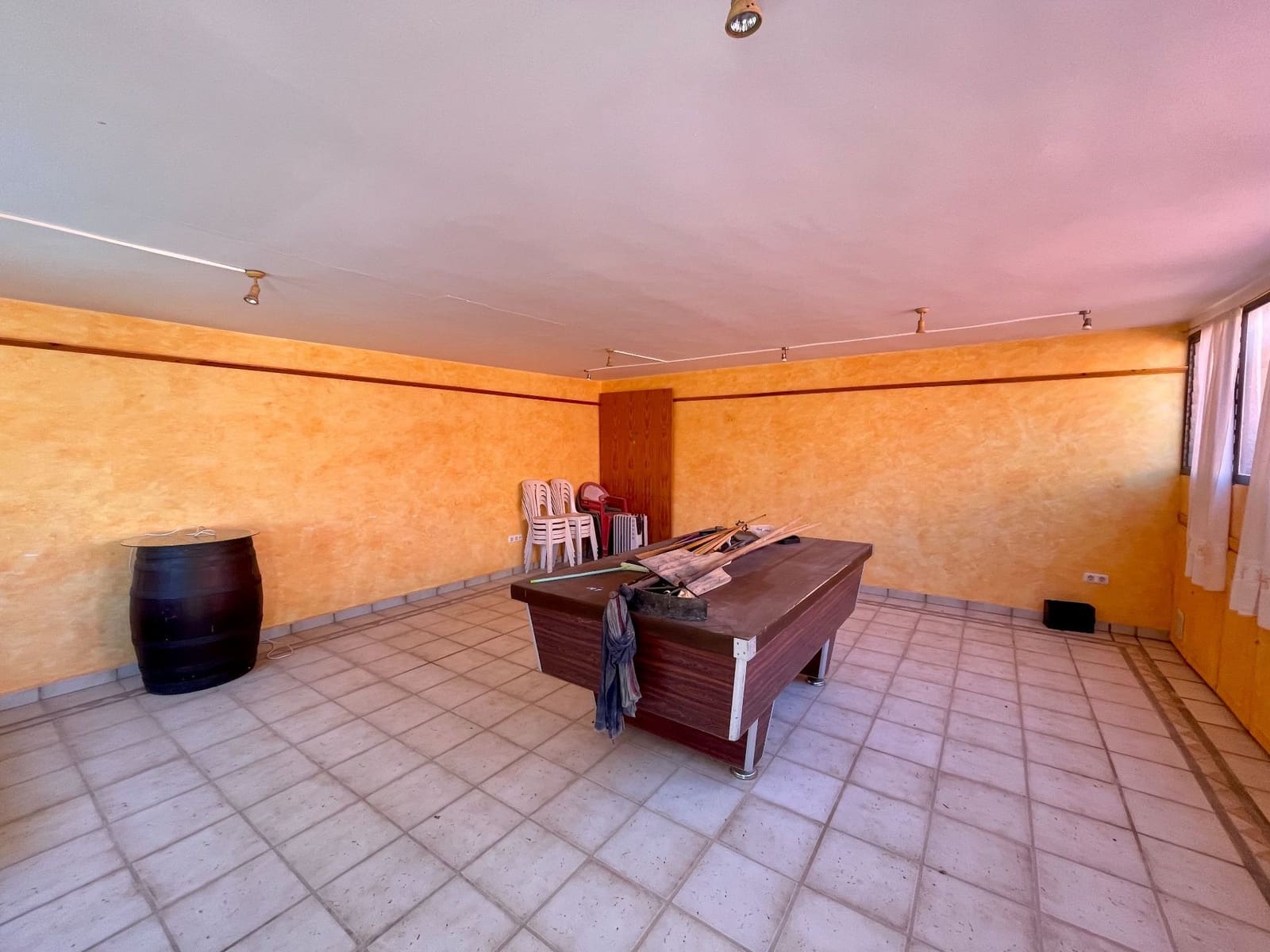 Erhverv til salg i Turre med garage - € 550.000 (Ref: 8866887)