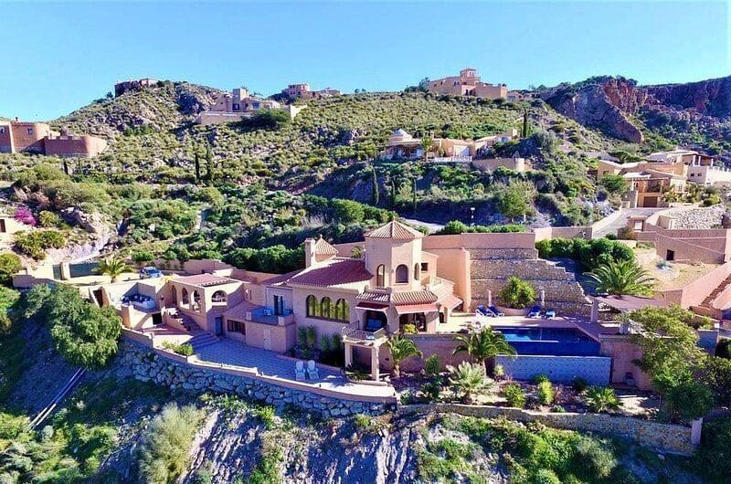 Grunde uden byggetilladelser til salg i Turre - € 7.000.000 (Ref: 8869193)