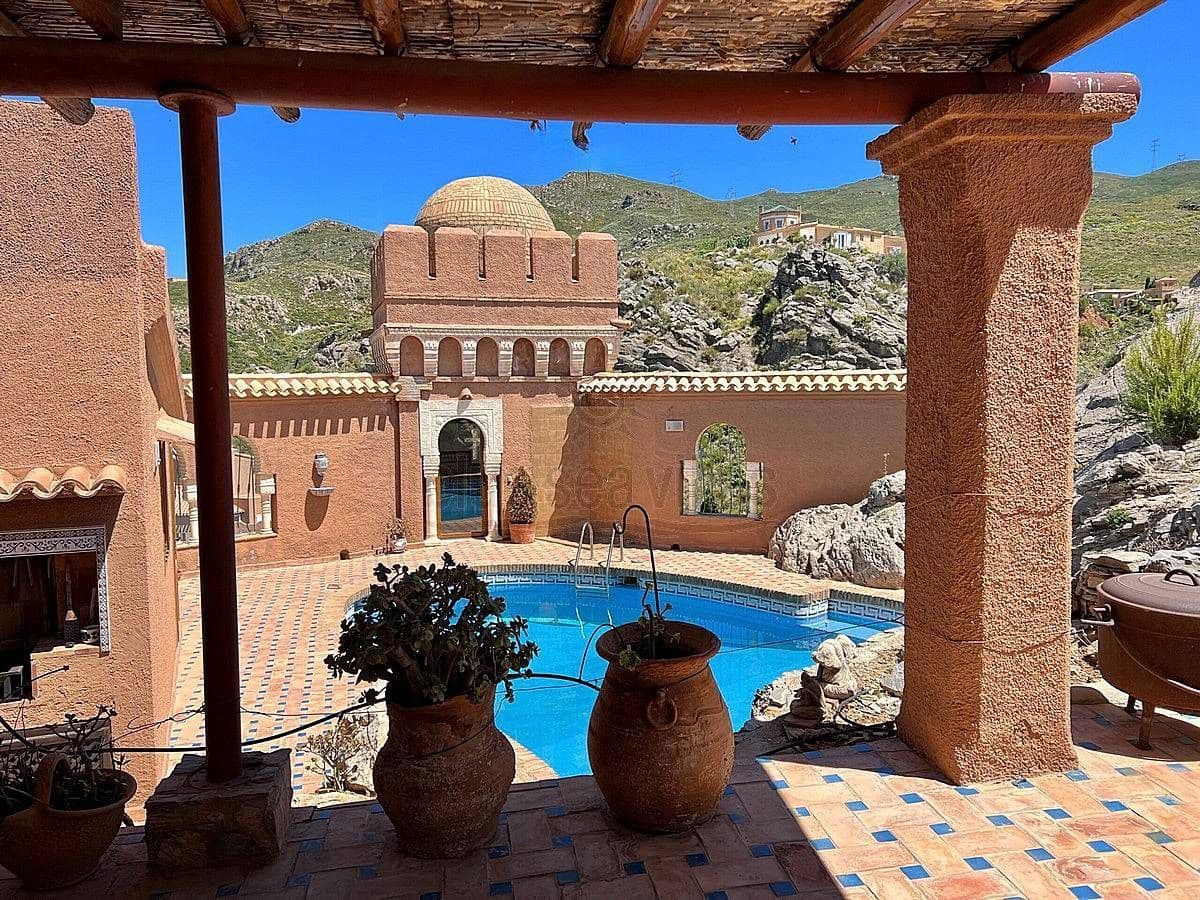 Grunde uden byggetilladelser til salg i Turre - € 7.000.000 (Ref: 8869193)