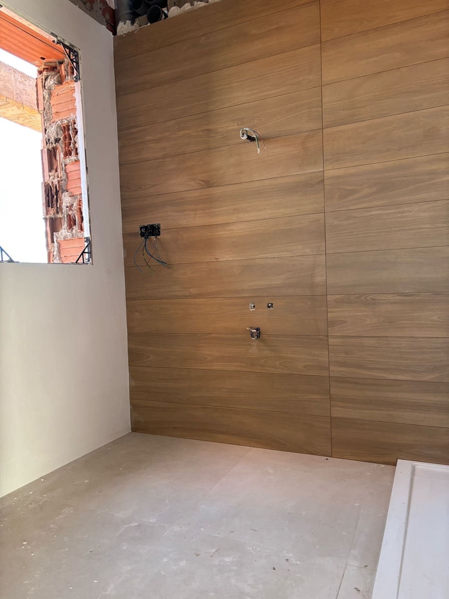 2 soveværelse Semi-Rækkehus til salg i Cox med swimmingpool garage - € 219.000 (Ref: 9004739)