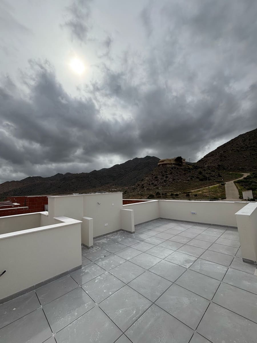 2 soveværelse Semi-Rækkehus til salg i Cox med swimmingpool garage - € 219.000 (Ref: 9004739)