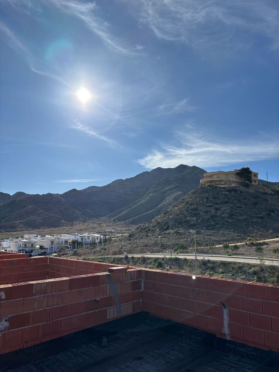 2 soveværelse Semi-Rækkehus til salg i Cox med swimmingpool garage - € 219.000 (Ref: 9004739)