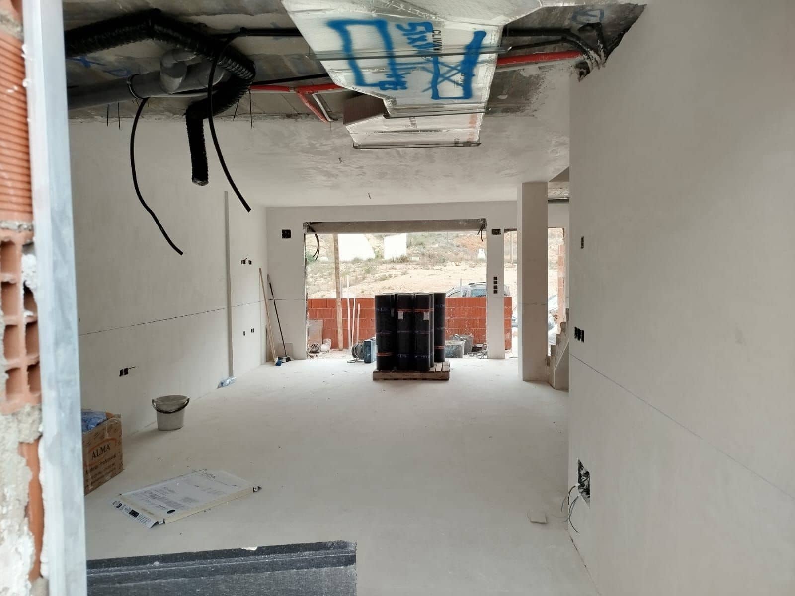 2 soveværelse Semi-Rækkehus til salg i Cox med swimmingpool garage - € 219.000 (Ref: 9004739)