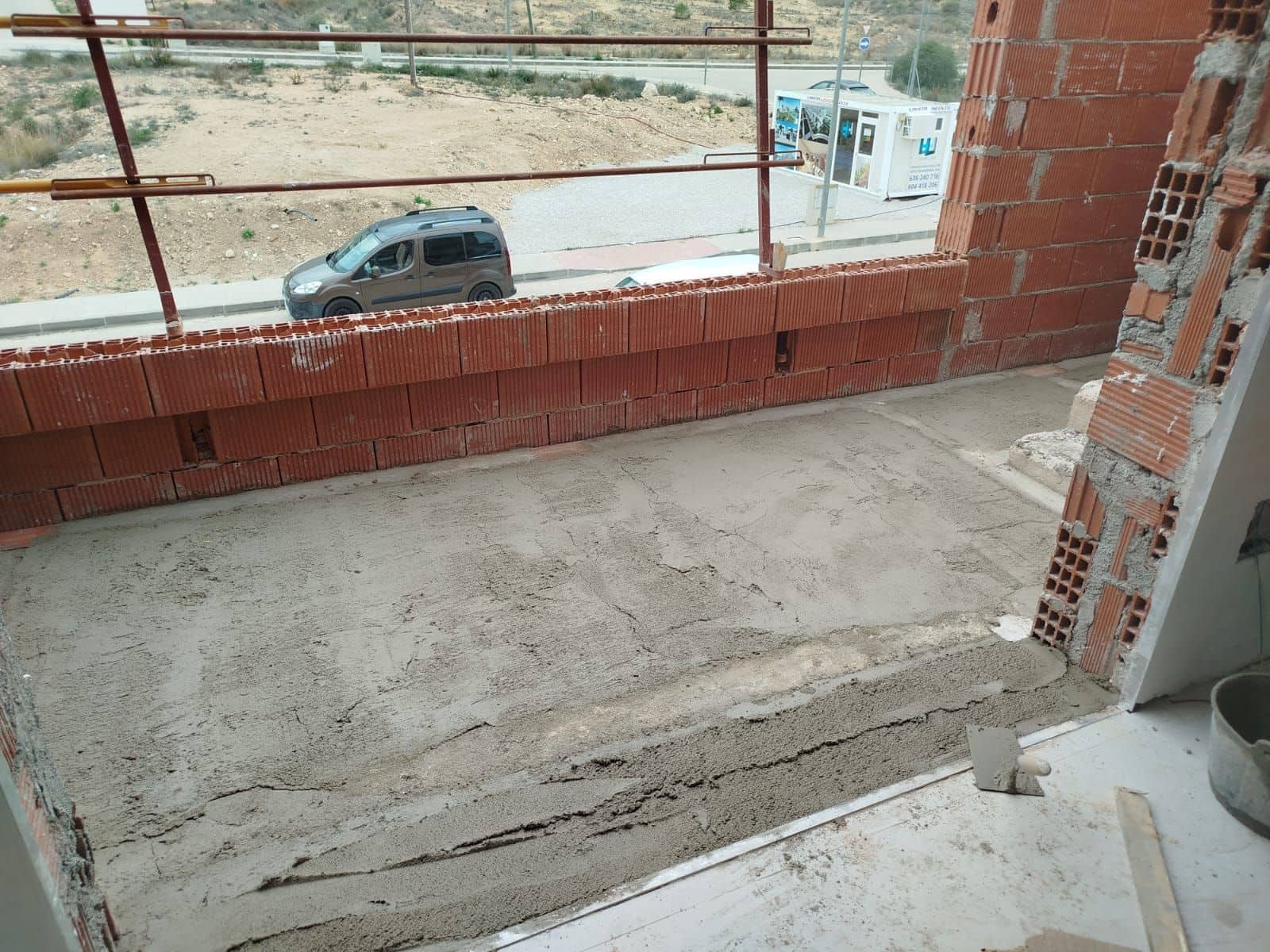 2 soveværelse Semi-Rækkehus til salg i Cox med swimmingpool garage - € 219.000 (Ref: 9004739)