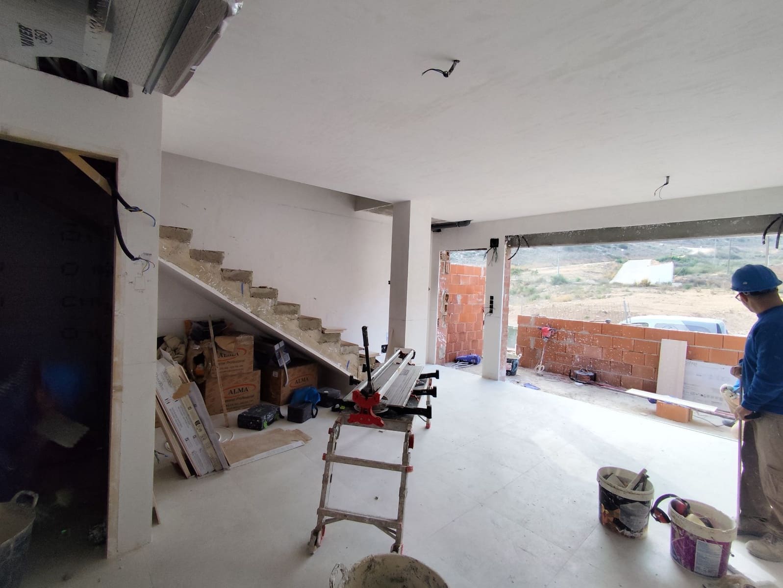 2 soveværelse Semi-Rækkehus til salg i Cox med swimmingpool garage - € 219.000 (Ref: 9004739)