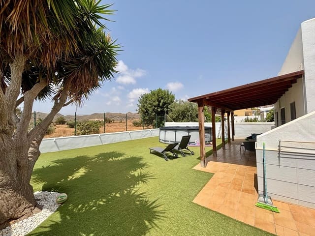 Chalet de 4 habitaciones en Mojácar en venta con garaje - 498.000 € (Ref: 9974659)