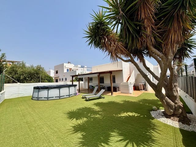 Chalet de 4 habitaciones en Mojácar en venta con garaje - 498.000 € (Ref: 9974659)
